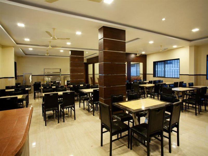 Hotel Mahalakshmi Residency Коллур Экстерьер фото