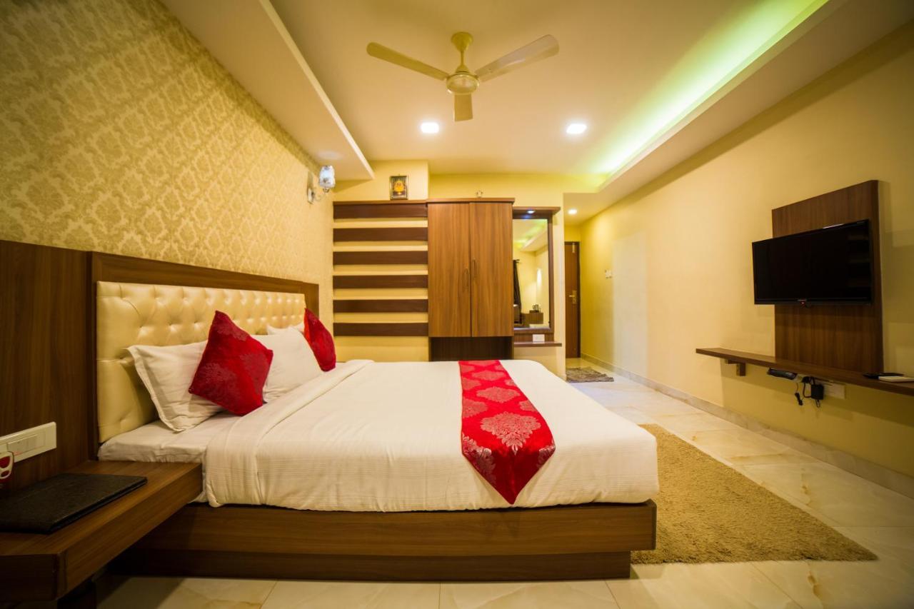 Hotel Mahalakshmi Residency Коллур Экстерьер фото